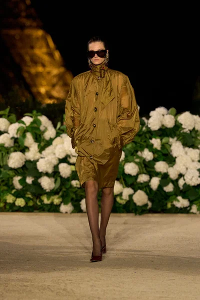 Look 24